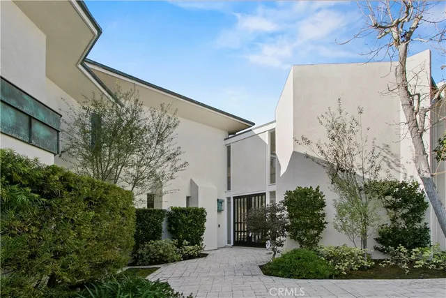 $25,000 | 2 Inverness Lane, Newport Beach, CA 92660