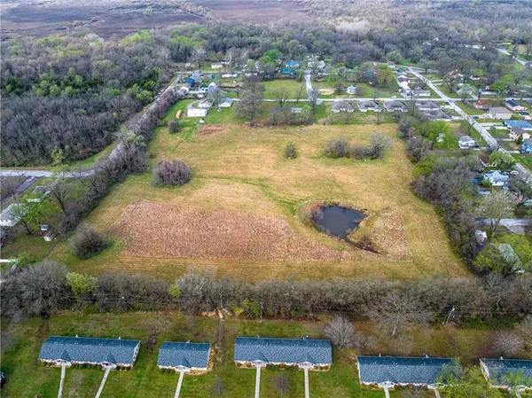 $100,000 | 166-171 St Clinton Mo 64735 Street, Clinton, MO 64735