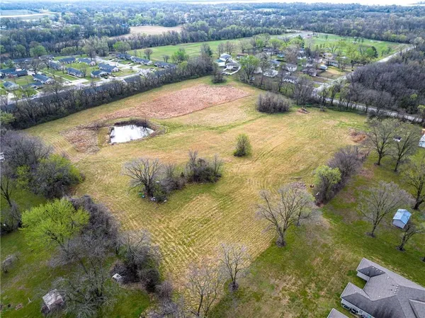 $100,000 | 166-171 St Clinton Mo 64735 Street, Clinton, MO 64735