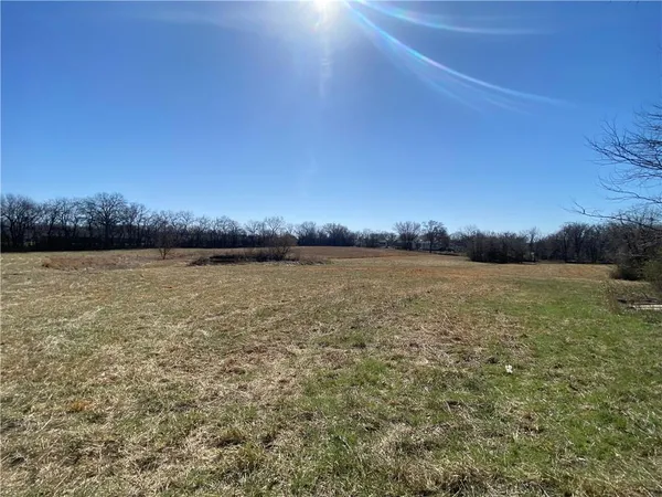 $100,000 | 166-171 St Clinton Mo 64735 Street, Clinton, MO 64735