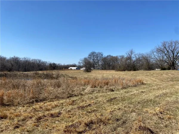 $100,000 | 166-171 St Clinton Mo 64735 Street, Clinton, MO 64735