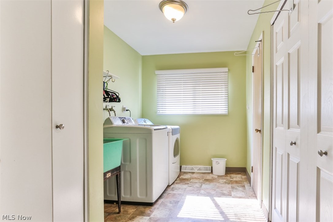 6533 Longridge Road Cleveland, OH 44124 - Photo 25 of 31