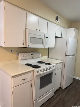 $1,175 | 10815 Baltic Drive, Unit 1, San Antonio, TX 78213