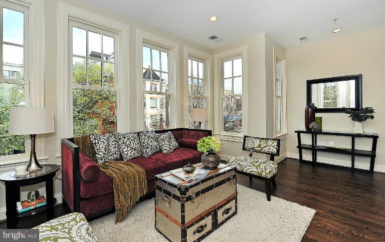 2714 Ontario Road Northwest, Unit 5 Washington, DC 20009 - Photo 2 of 24 Living Room