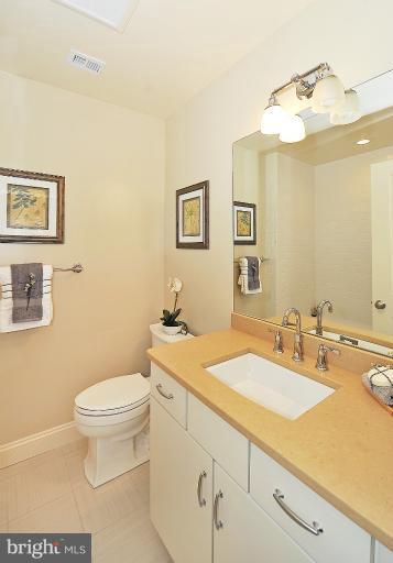 2714 Ontario Road Northwest, Unit 5 Washington, DC 20009 - Photo 12 of 24 Bath