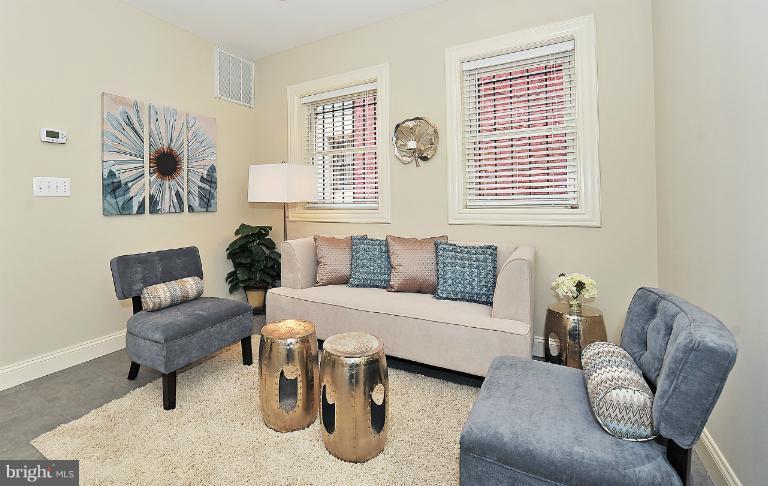 2714 Ontario Road Northwest, Unit 5 Washington, DC 20009 - Photo 3 of 24 Living Room