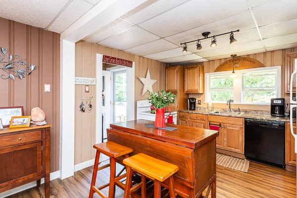 9 Clark's Road Amesbury, MA 01913 - Photo 4 of 23 Gallery Image 4