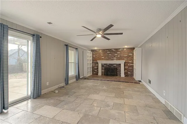 $385,000 | 4505 Northwest 79th Terrace, Kansas City, MO 64151