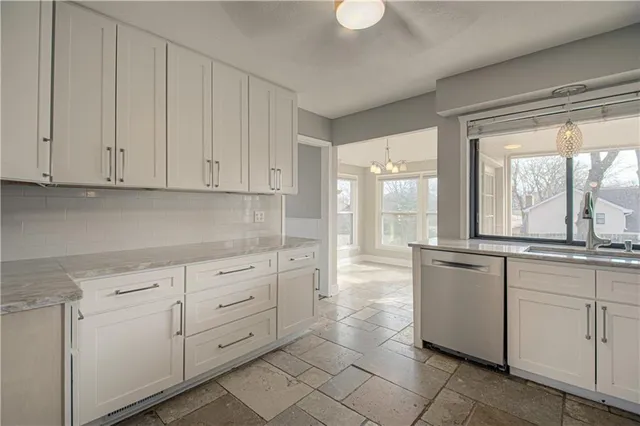 $385,000 | 4505 Northwest 79th Terrace, Kansas City, MO 64151