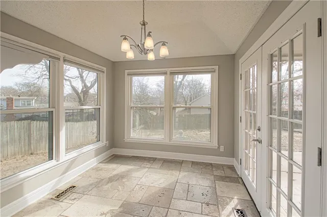 $385,000 | 4505 Northwest 79th Terrace, Kansas City, MO 64151