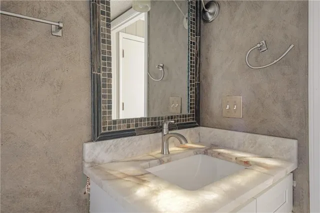 $385,000 | 4505 Northwest 79th Terrace, Kansas City, MO 64151