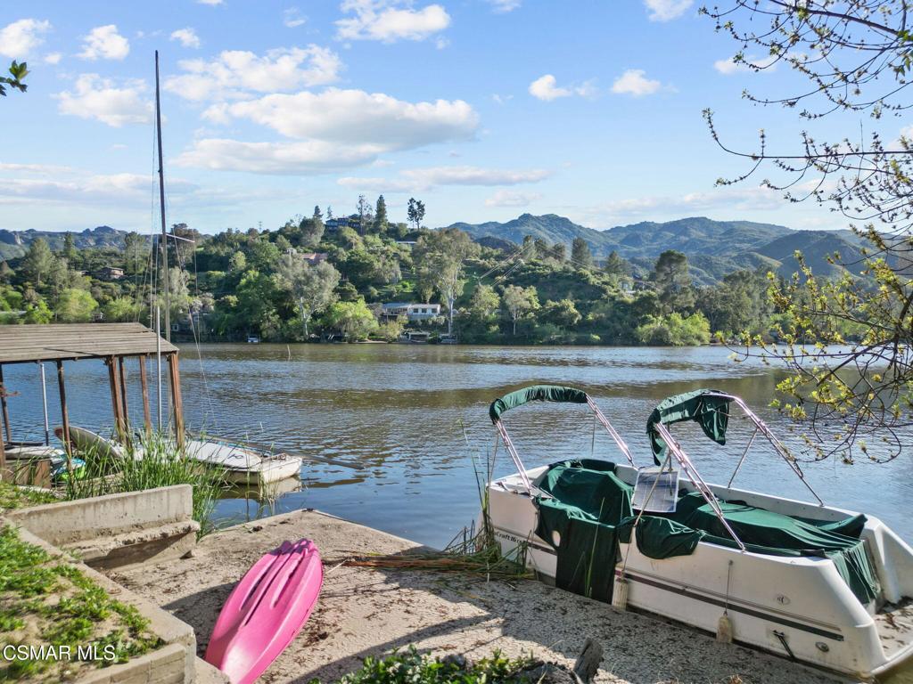 2239 Pinecrest Road Agoura Hills, CA 91301 - Photo 5 of 26