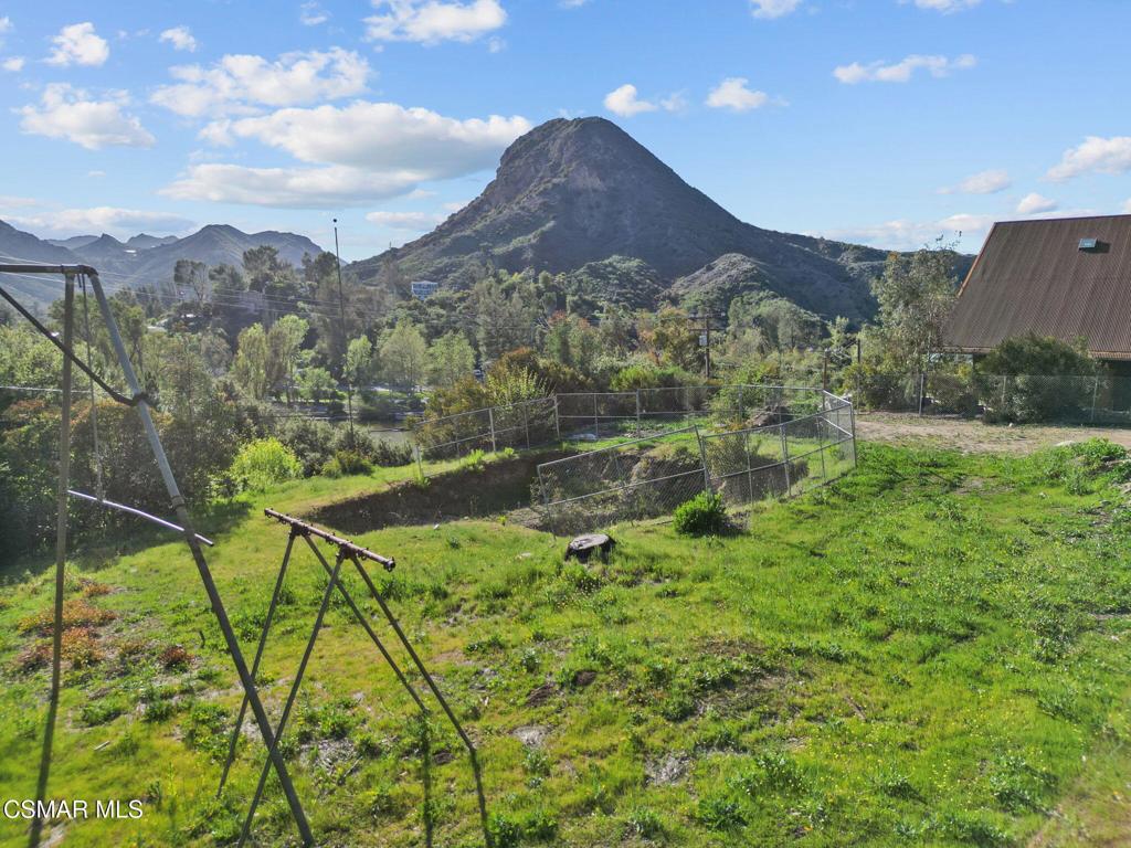 2239 Pinecrest Road Agoura Hills, CA 91301 - Photo 6 of 26