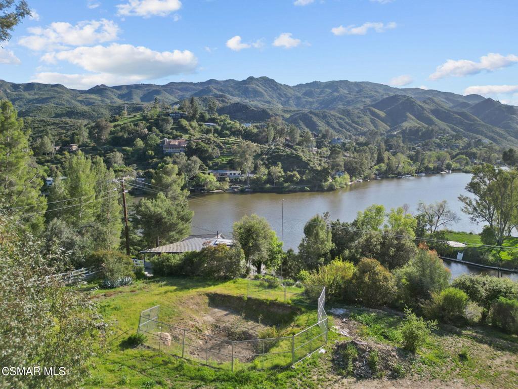 2239 Pinecrest Road Agoura Hills, CA 91301 - Photo 7 of 26