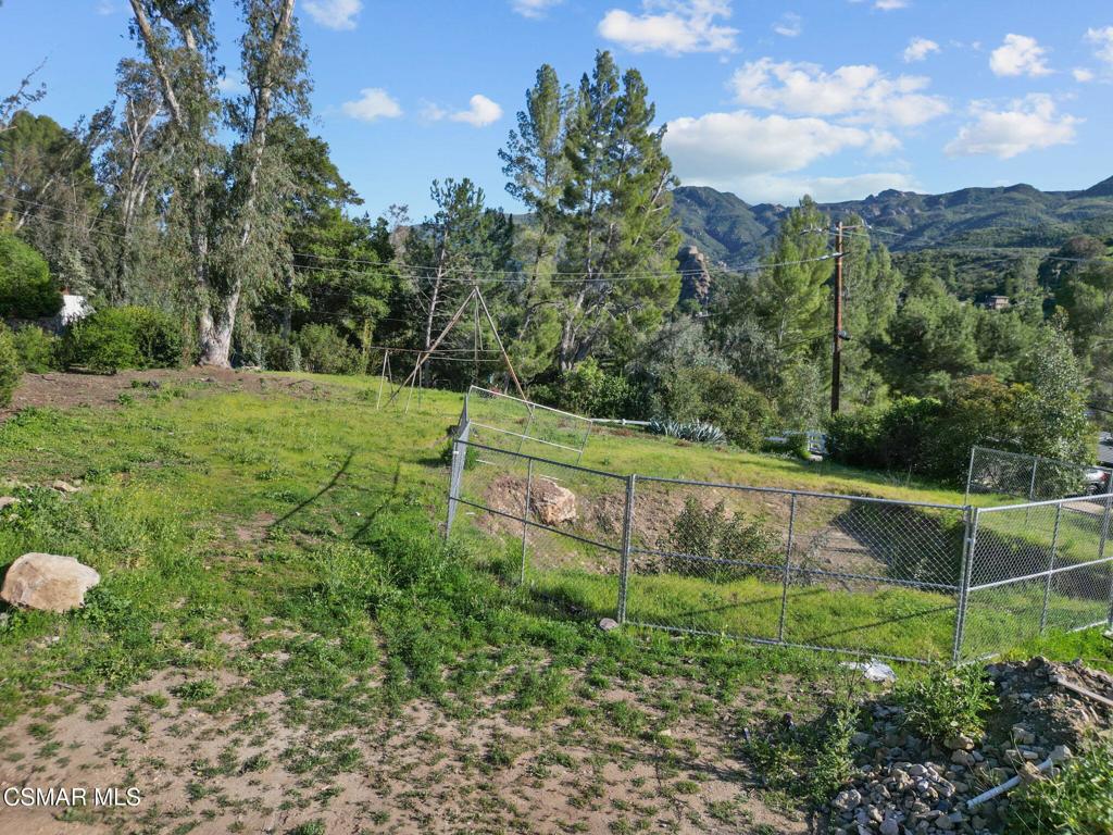 2239 Pinecrest Road Agoura Hills, CA 91301 - Photo 10 of 26