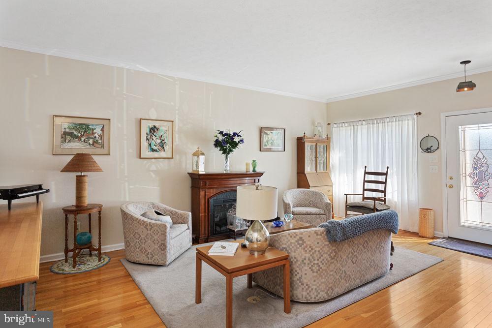294 Ridgewood Avenue Broadway, VA 22815 - Photo 2 of 23 Living Room