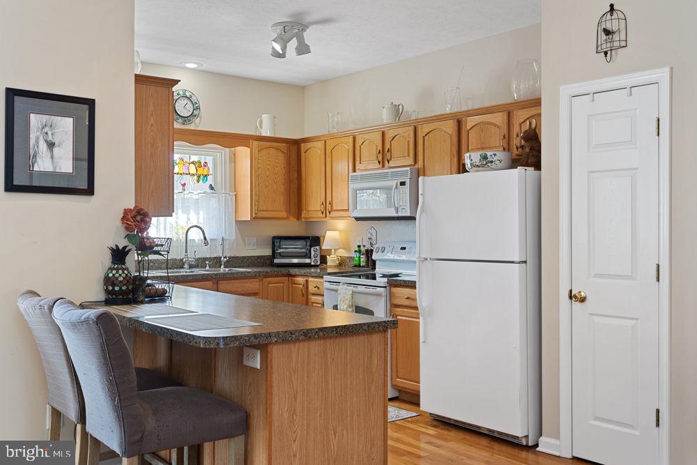 294 Ridgewood Avenue Broadway, VA 22815 - Photo 8 of 23 Breakfast bar and pantry.