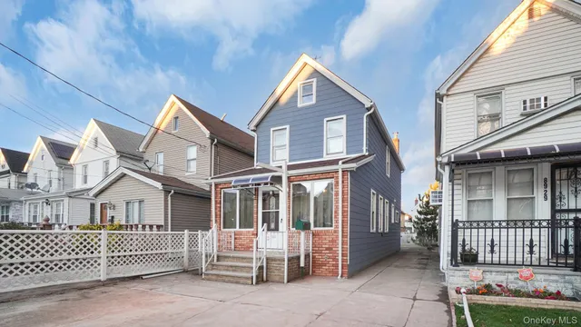 $899,999 | 89-25 201st Street | Bellaire West