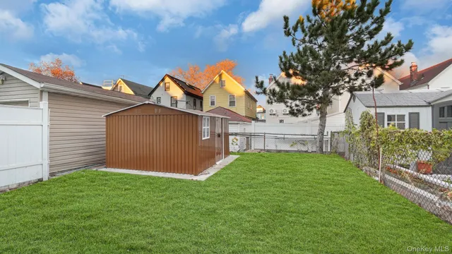 $899,999 | 89-25 201st Street | Bellaire West