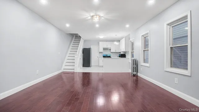 $899,999 | 89-25 201st Street | Bellaire West