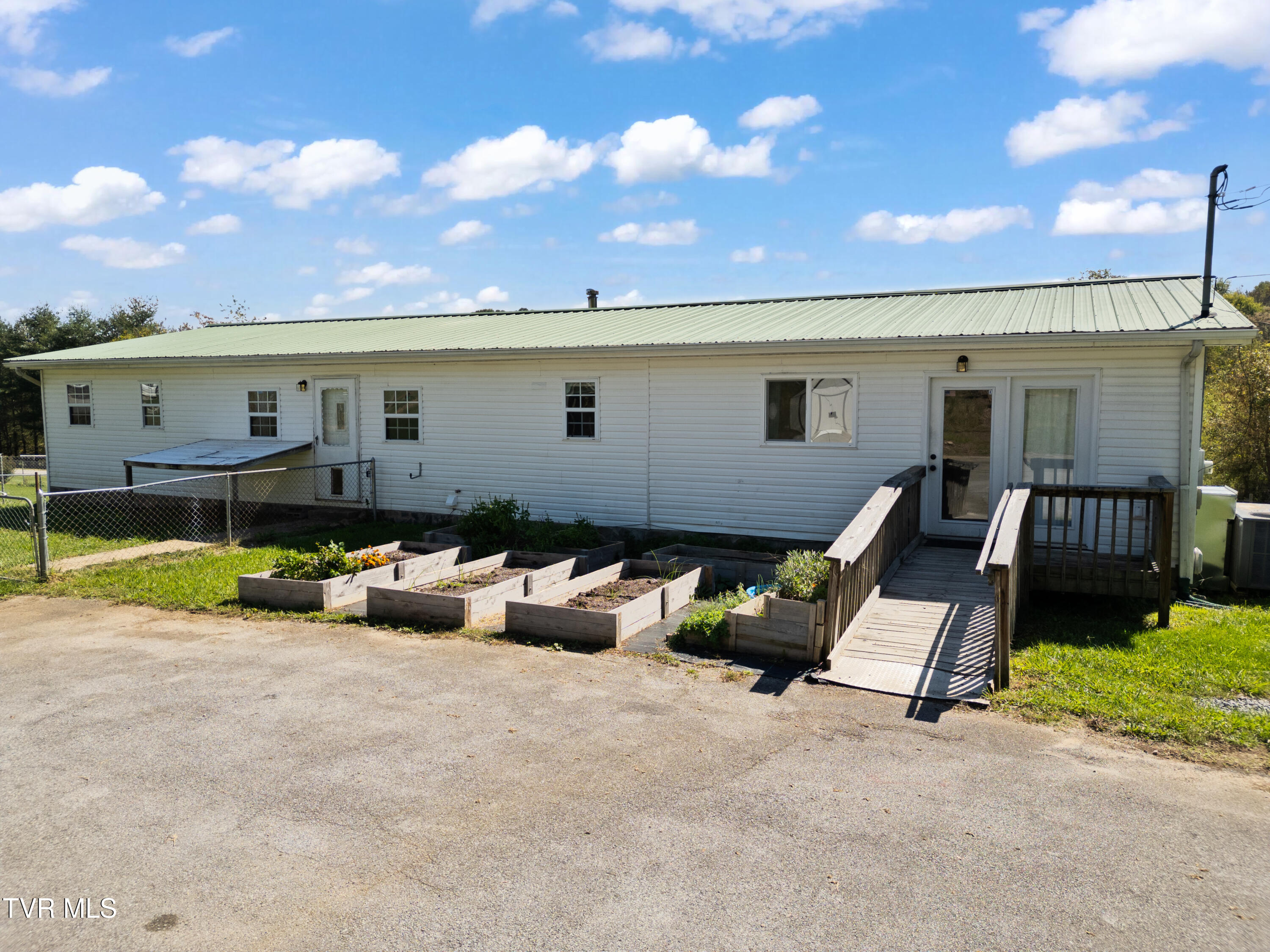 499 Campbell Circle Chuckey, TN 37641 - Photo 2 of 38 DJI_0959