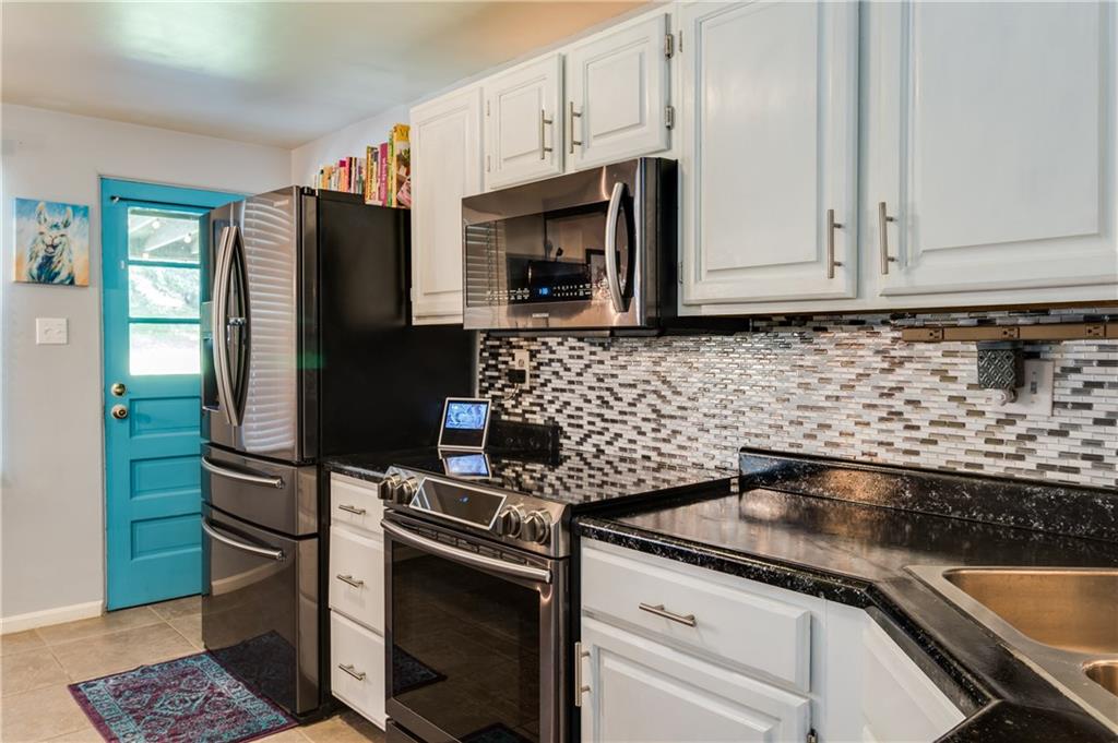 913 Broughton Road Pittsburgh, PA 15236 - Photo 12 of 25 Gallery Image 12