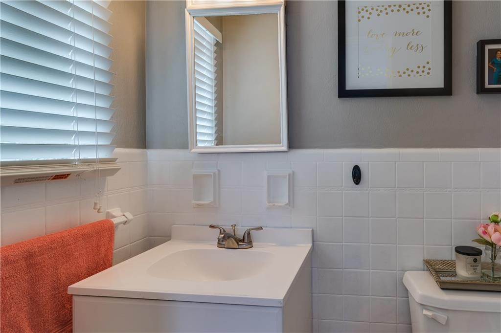 913 Broughton Road Pittsburgh, PA 15236 - Photo 14 of 25 Gallery Image 14