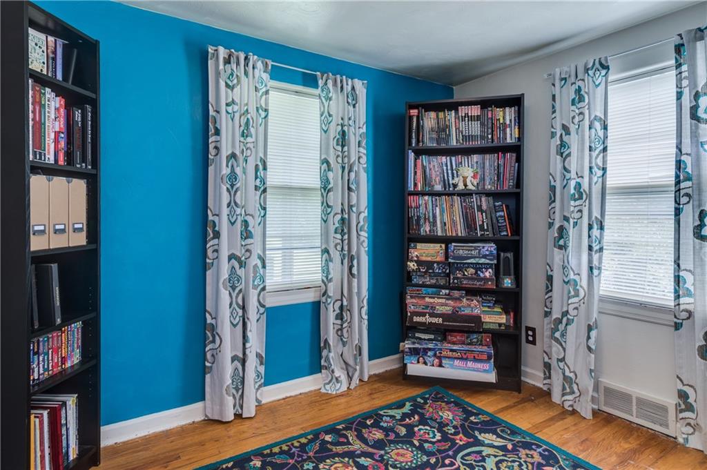 913 Broughton Road Pittsburgh, PA 15236 - Photo 18 of 25 Gallery Image 18