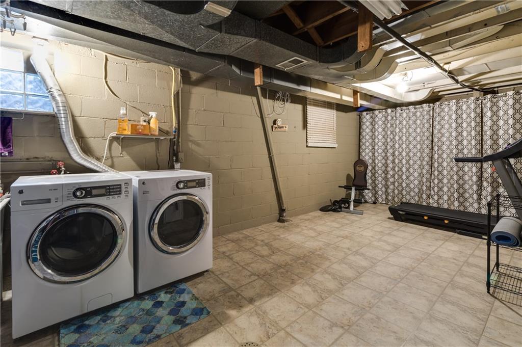 913 Broughton Road Pittsburgh, PA 15236 - Photo 21 of 25 Gallery Image 21
