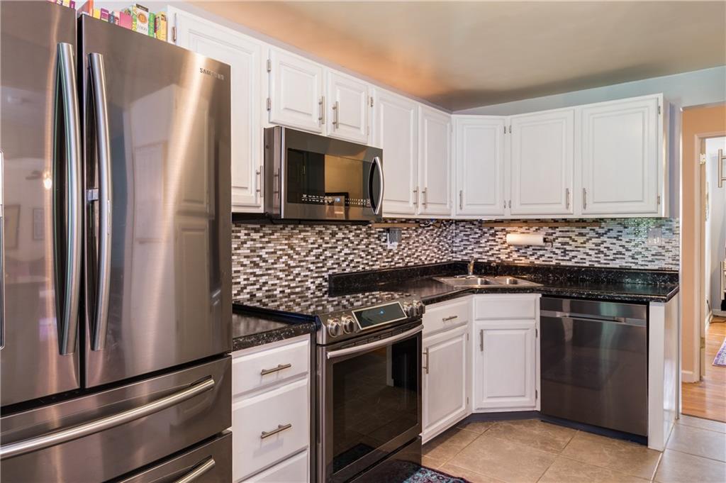 913 Broughton Road Pittsburgh, PA 15236 - Photo 10 of 25 Gallery Image 10