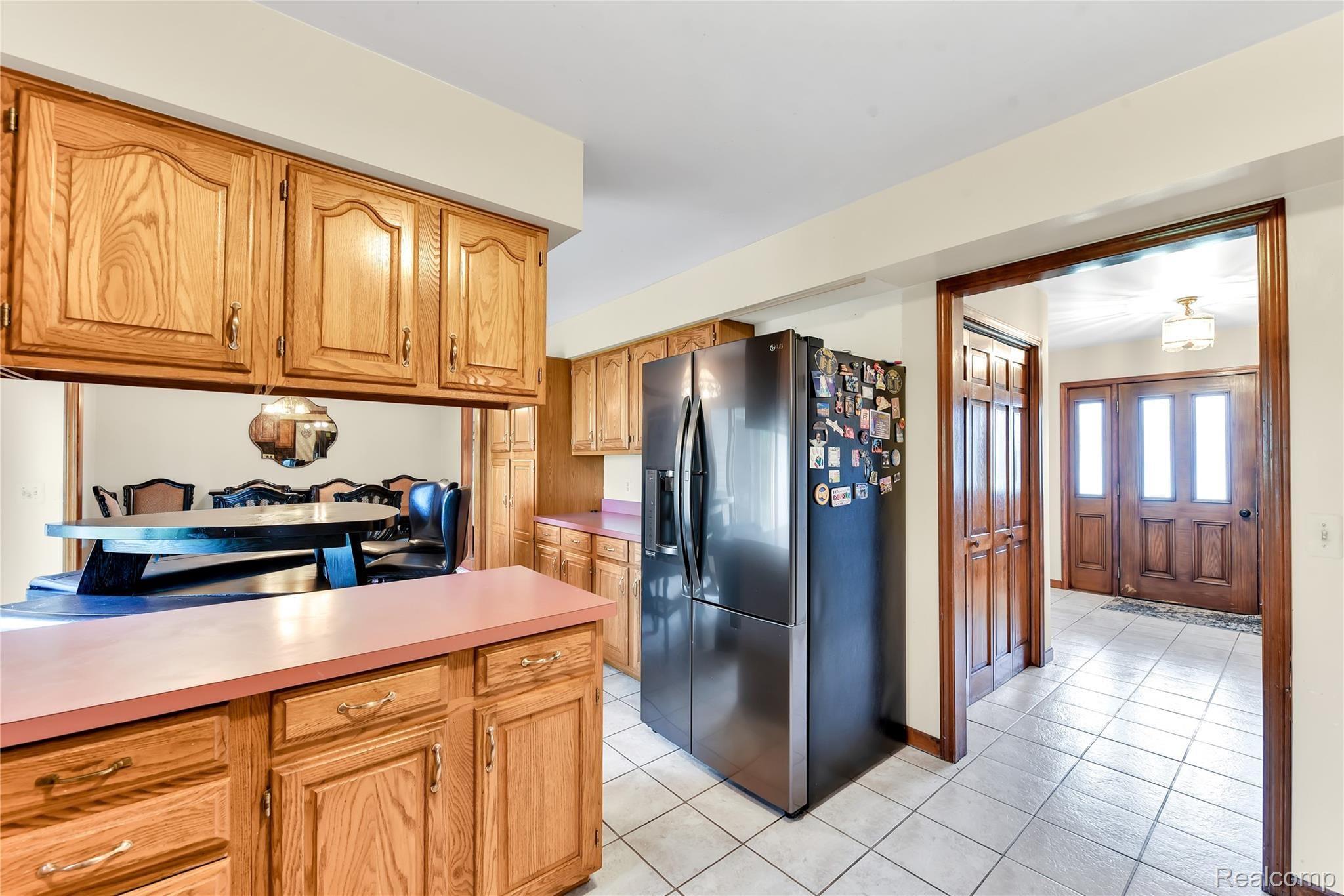28700 Brandes Road Carleton, MI 48117 - Photo 8 of 47 Breakfast nook with more storage!