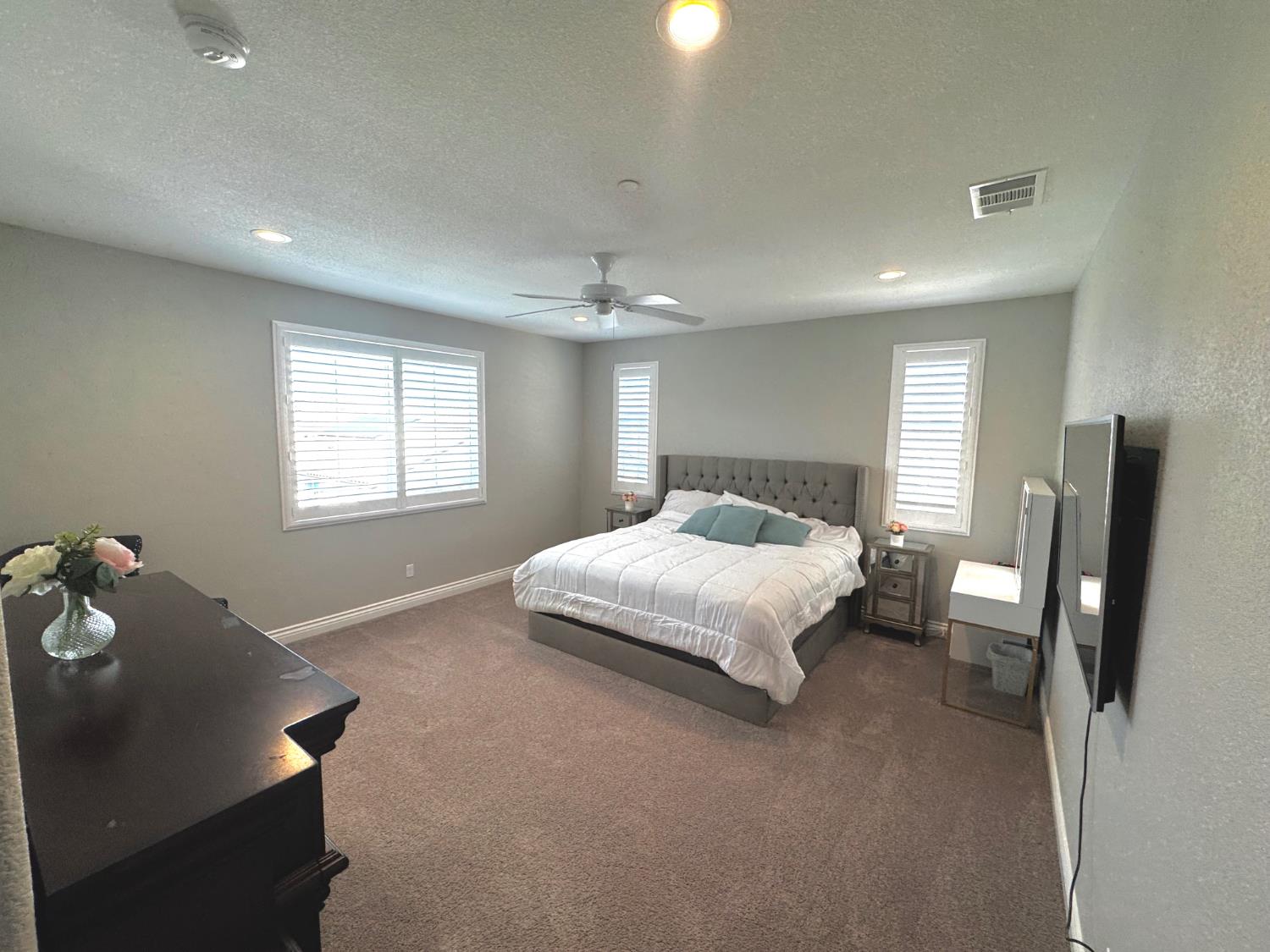 8026 Prairie Hawk Way Sacramento, CA 95829 - Photo 13 of 32