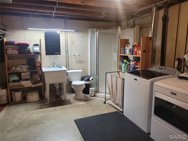 $235,000 | 20 Pin Oak Drive, Highland, IL 62249