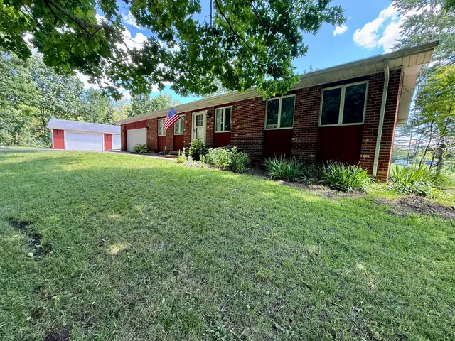 $359,000 | 10976 Dewey Road, Munith, MI 49259