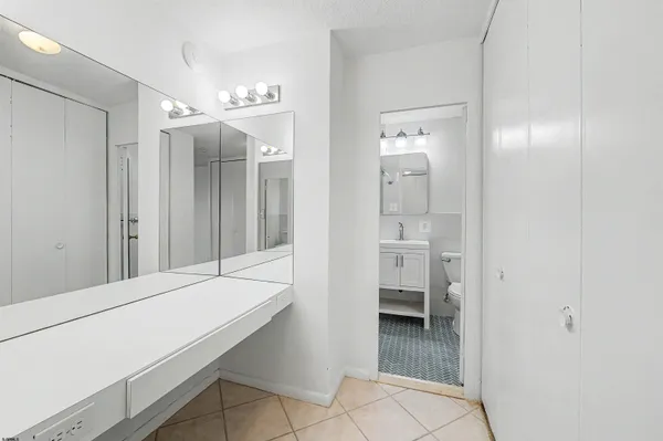 $1,950 | 9400 Atlantic Avenue, Unit 410, Margate City, NJ 08402