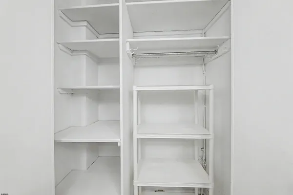 $1,950 | 9400 Atlantic Avenue, Unit 410, Margate City, NJ 08402