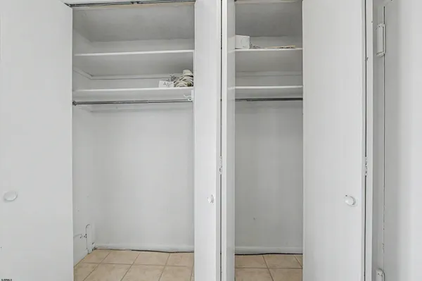 $1,950 | 9400 Atlantic Avenue, Unit 410, Margate City, NJ 08402