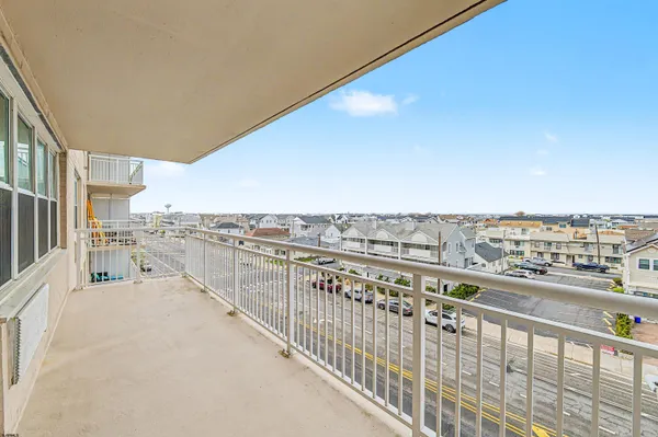 $1,950 | 9400 Atlantic Avenue, Unit 410, Margate City, NJ 08402