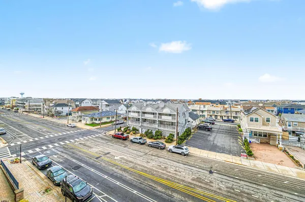 $1,950 | 9400 Atlantic Avenue, Unit 410, Margate City, NJ 08402