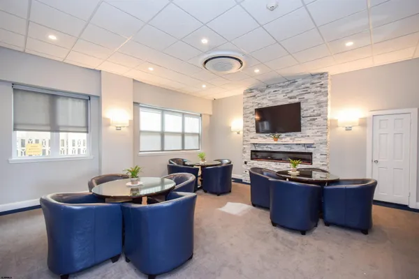 $1,950 | 9400 Atlantic Avenue, Unit 410, Margate City, NJ 08402