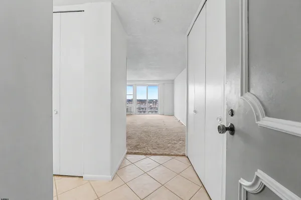 $1,950 | 9400 Atlantic Avenue, Unit 410, Margate City, NJ 08402