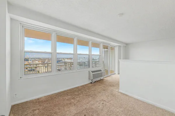 $1,950 | 9400 Atlantic Avenue, Unit 410, Margate City, NJ 08402