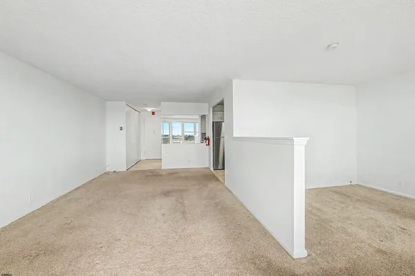 $1,950 | 9400 Atlantic Avenue, Unit 410, Margate City, NJ 08402
