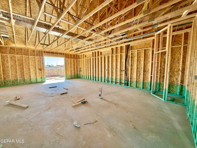 $349,950 | 320 Vida Bonita Way, Clint, TX 79836