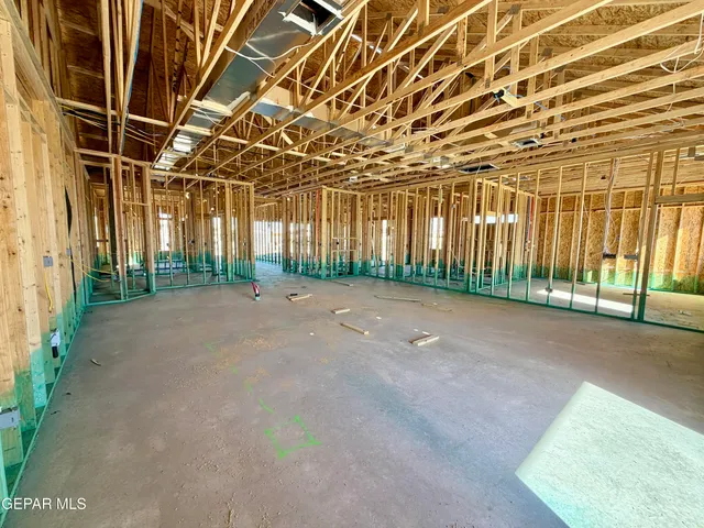 $349,950 | 320 Vida Bonita Way, Clint, TX 79836