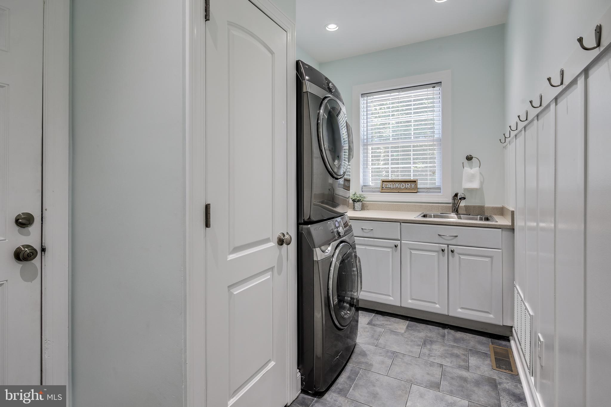 8069 Highview Road Pasadena, MD 21122 - Photo 14 of 36 Main level laundry room