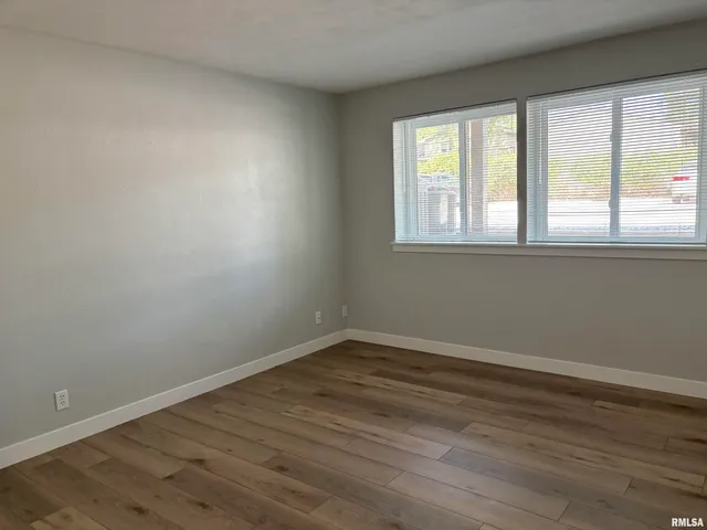 $995 | 1646 West 42nd Street, Unit 3, Davenport, IA 52806