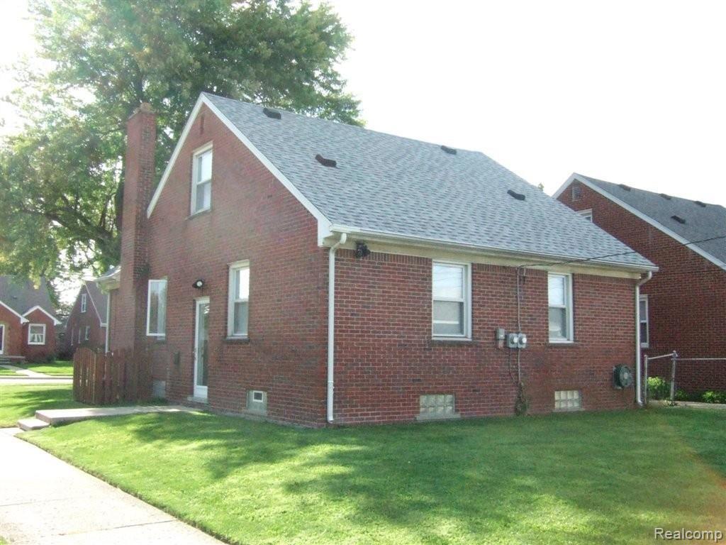 9405 Ruth Avenue Allen Park, MI 48101 - Photo 24 of 28 DSCF3135.JPG