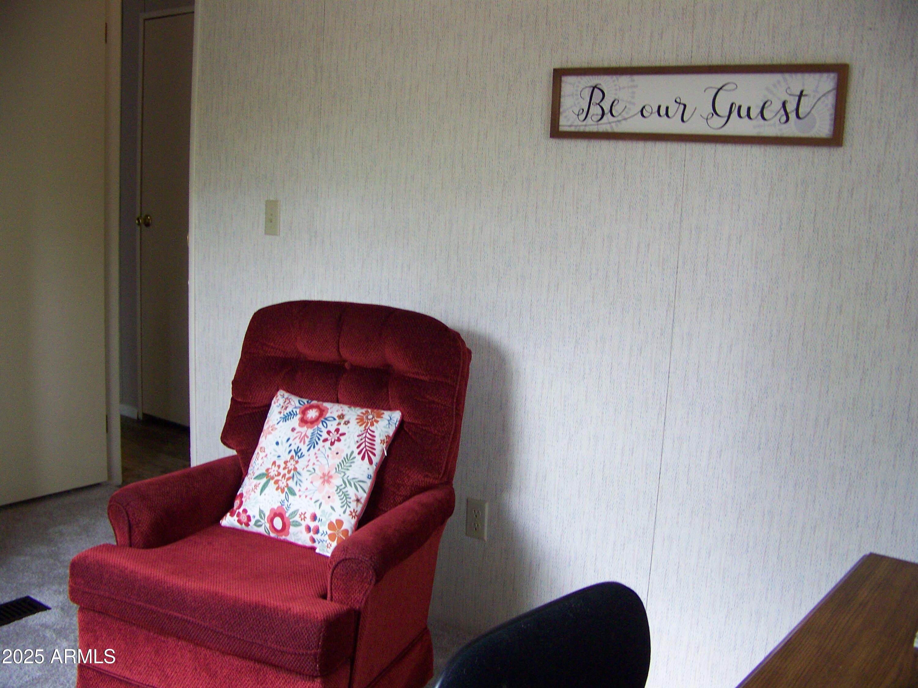 1167 White Tail Lane Pinetop, AZ 85935 - Photo 26 of 58 a living room with furniture and a painting on the wall