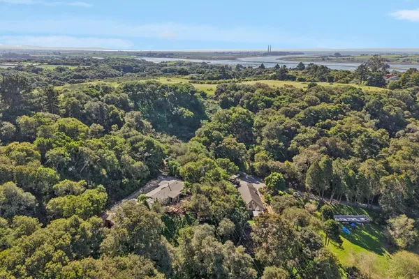 $980,000 | 122 Strawberry Road, Watsonville, CA 95076